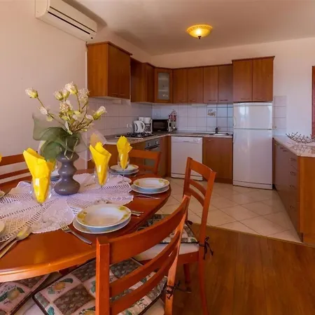 Apartment Für 6 Personen Ca 80 M In Novi Vinodolski, Kvarner Bucht Crikvenica Und Umgebung Novi Vinodolski